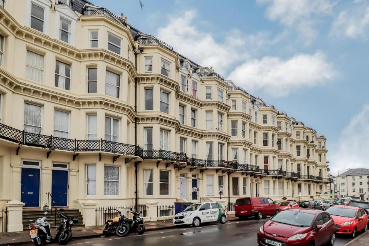 3 Queens Gardens Sea View Apartment Eastbourne Ngoại thất bức ảnh
