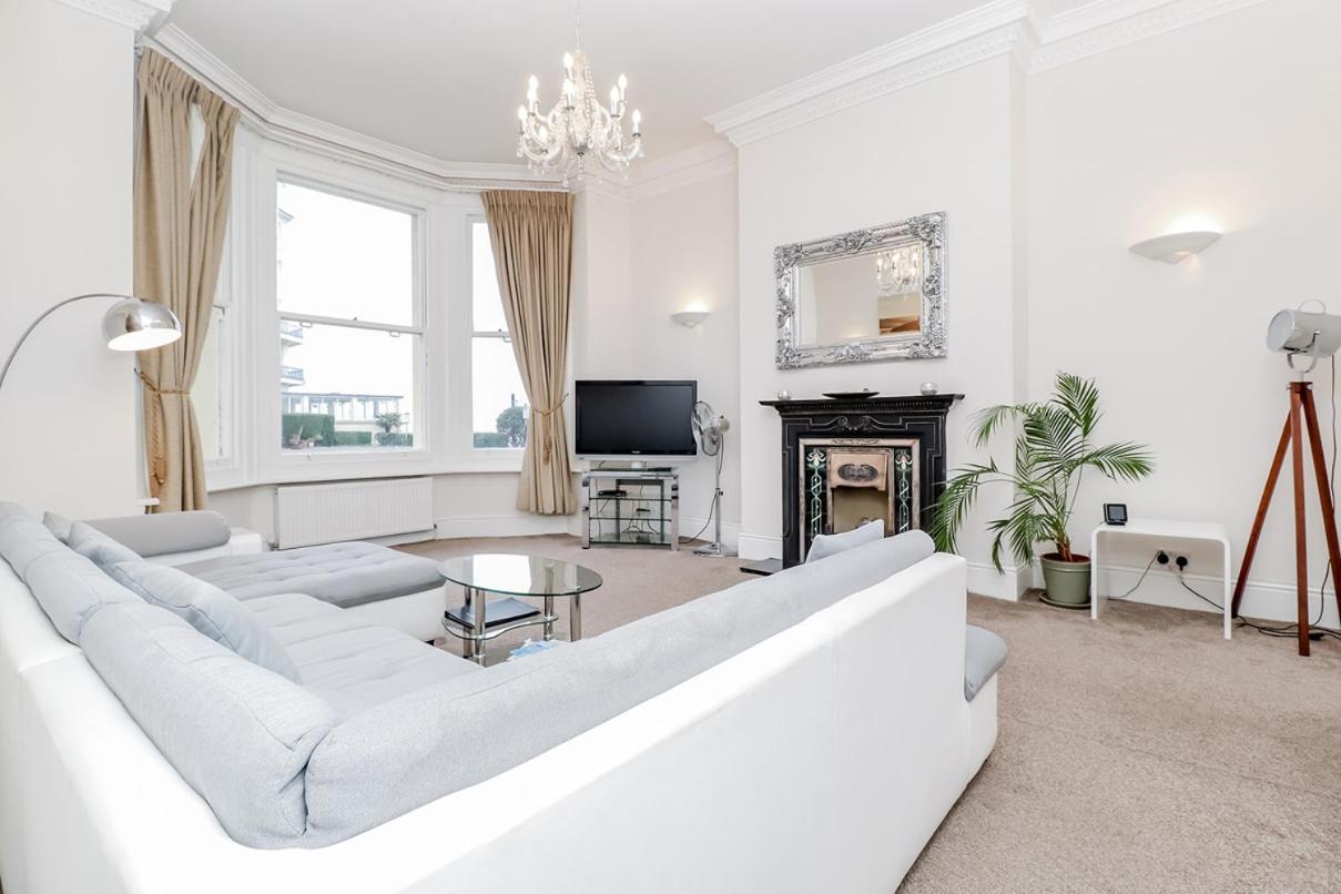 3 Queens Gardens Sea View Apartment Eastbourne Ngoại thất bức ảnh