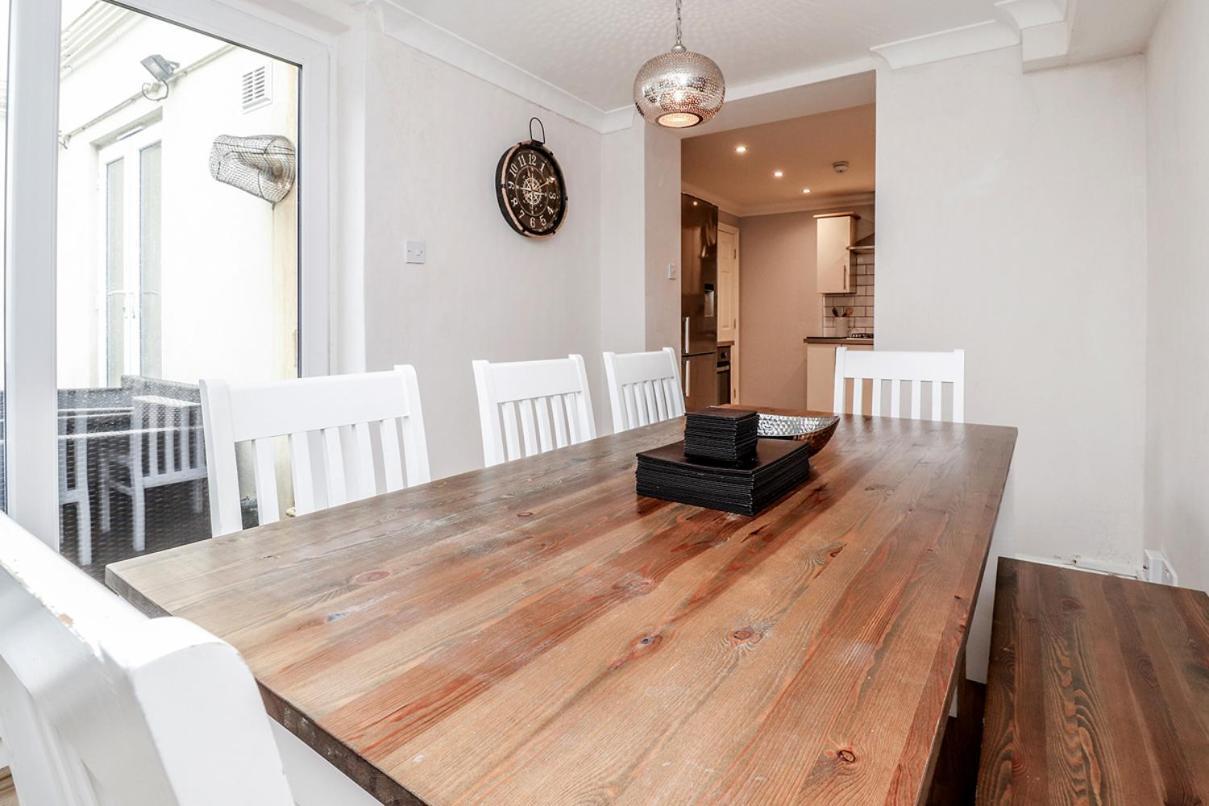 3 Queens Gardens Sea View Apartment Eastbourne Ngoại thất bức ảnh