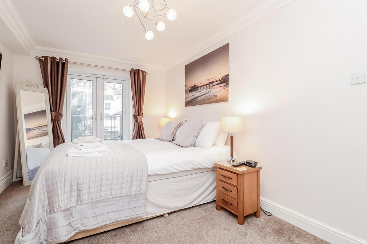 3 Queens Gardens Sea View Apartment Eastbourne Ngoại thất bức ảnh